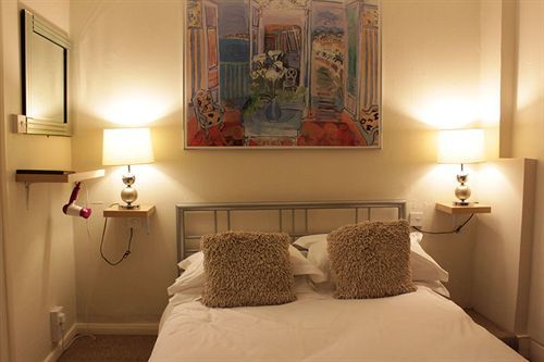 Oyo Lifestyle Sea Breeze Guest house Brighton